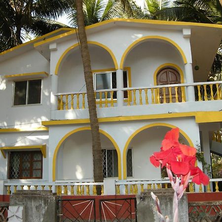 Joe And Marietta'S Guesthouse Calangute Buitenkant foto