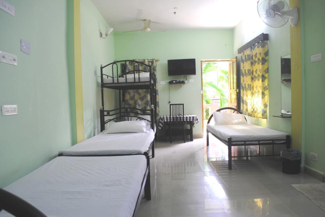 Joe And Marietta'S Guesthouse Calangute Buitenkant foto