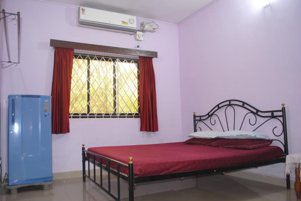 Joe And Marietta'S Guesthouse Calangute Kamer foto