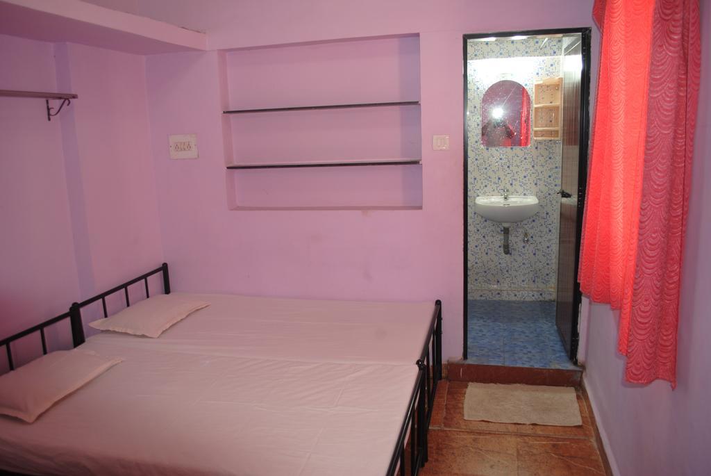 Joe And Marietta'S Guesthouse Calangute Kamer foto