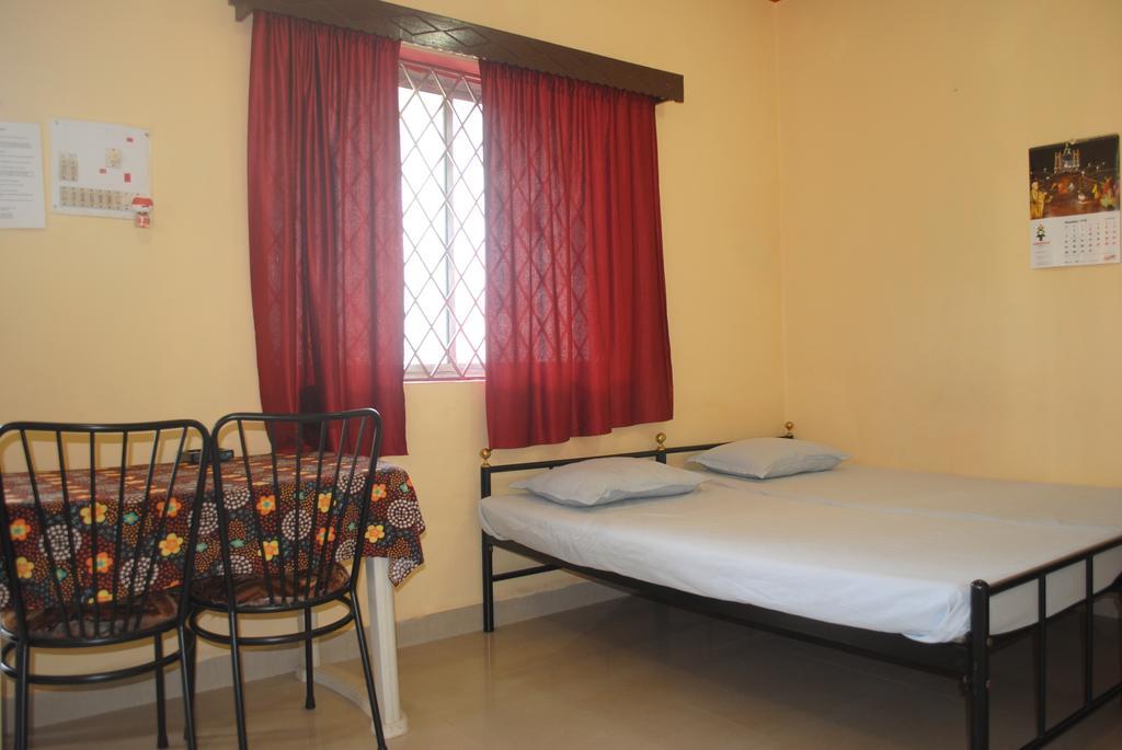 Joe And Marietta'S Guesthouse Calangute Kamer foto