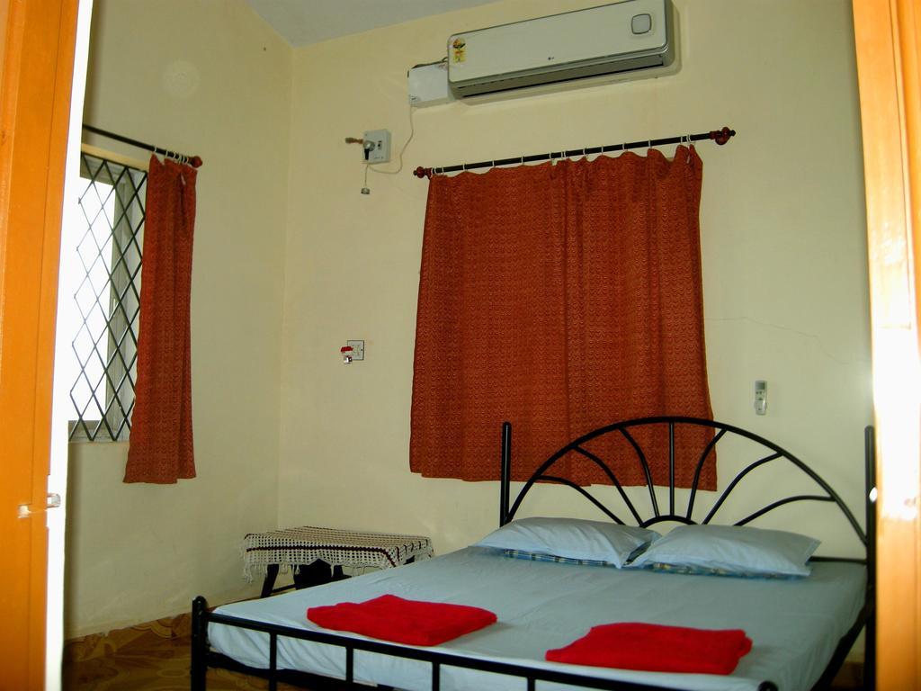Joe And Marietta'S Guesthouse Calangute Kamer foto