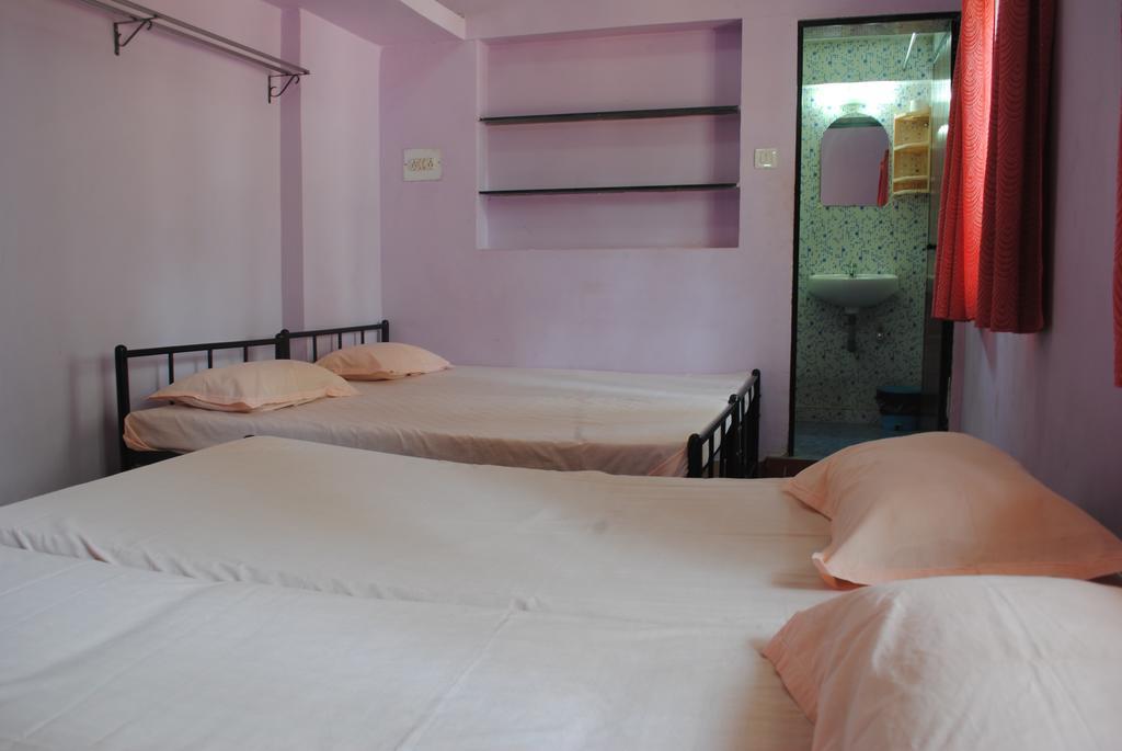 Joe And Marietta'S Guesthouse Calangute Buitenkant foto