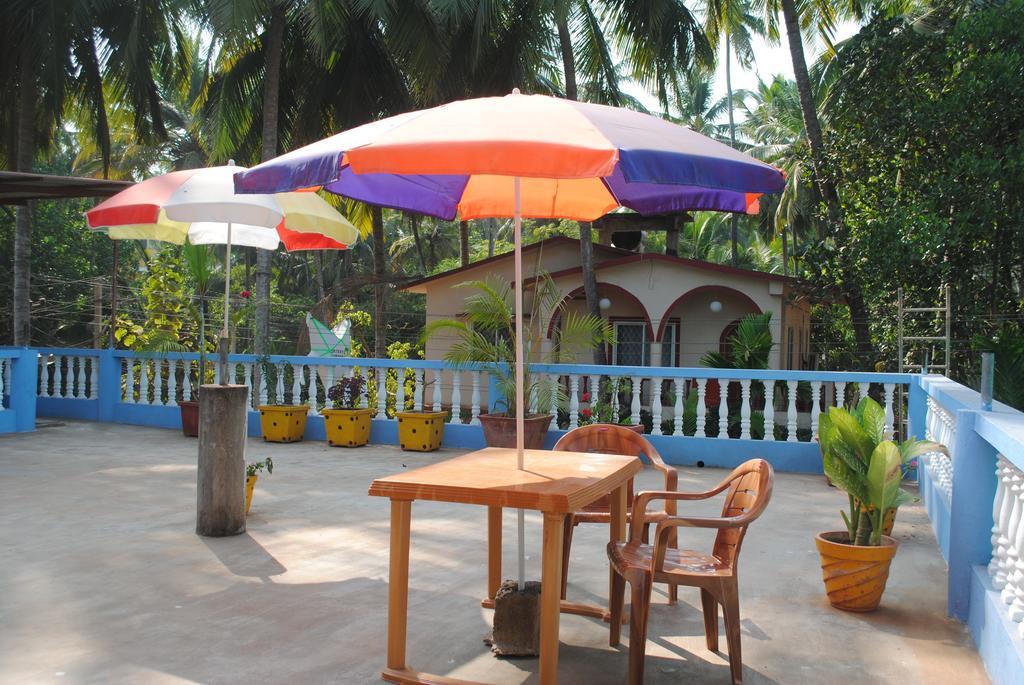 Joe And Marietta'S Guesthouse Calangute Buitenkant foto