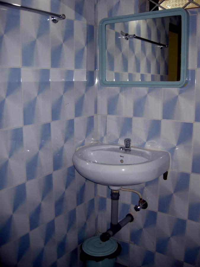 Joe And Marietta'S Guesthouse Calangute Buitenkant foto